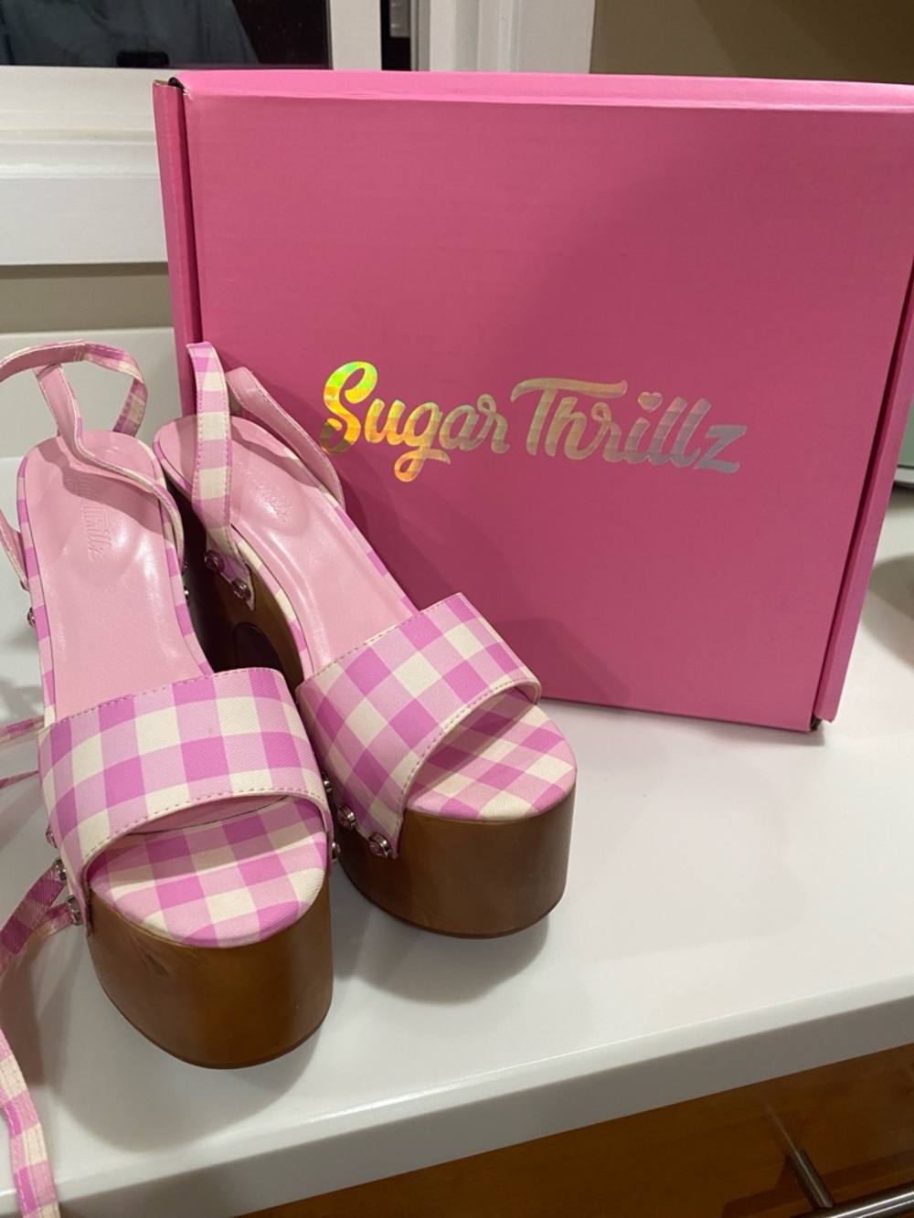 NIB Sugar Thrillz Smore Sweetness Gingham Platform Sandals Size 9